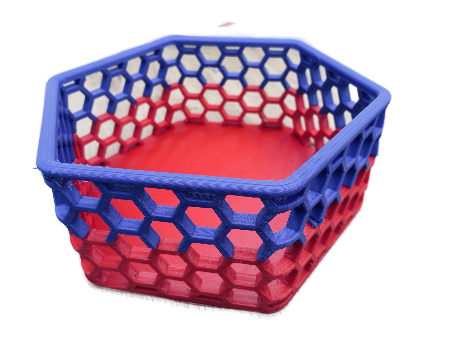 Dual-colour honeycomb basket design
