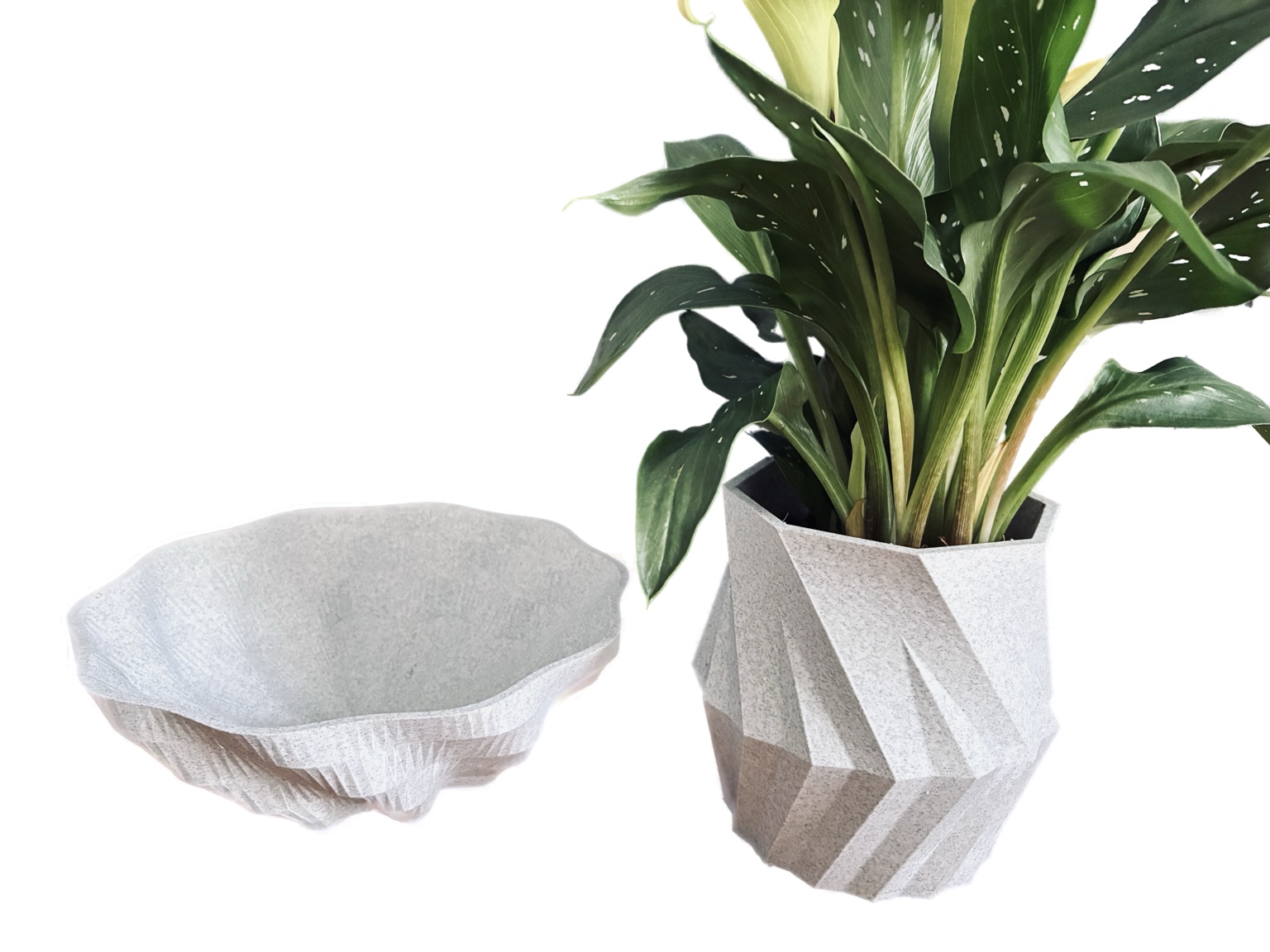 Decorative lattice bowl with clean detail